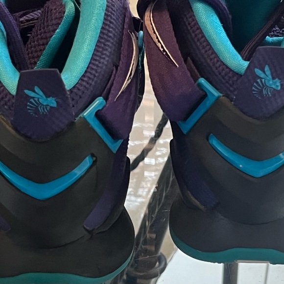 Nike Lebron Soldier IX Purple Summit Lake Hornets 749417 510 - Picture 3 of 5